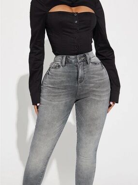 Fashion Nova  Grey Wash stretch skinny Women’s Jeans
